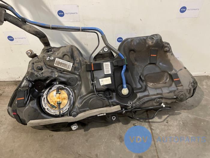 Réservoir de carburant Mercedes C-Klasse