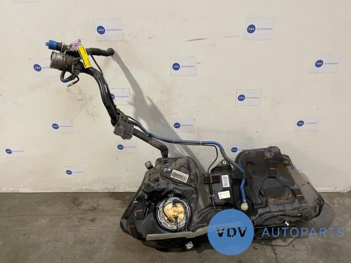 Tank Mercedes C-Klasse