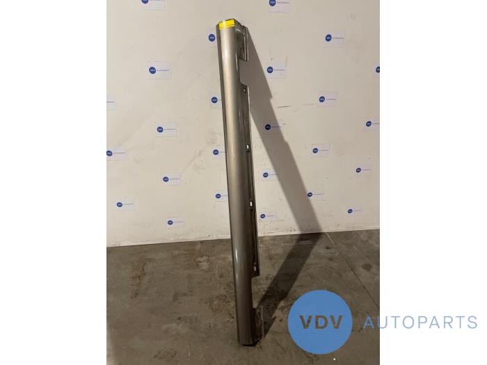 Sill, left Mercedes B-Klasse