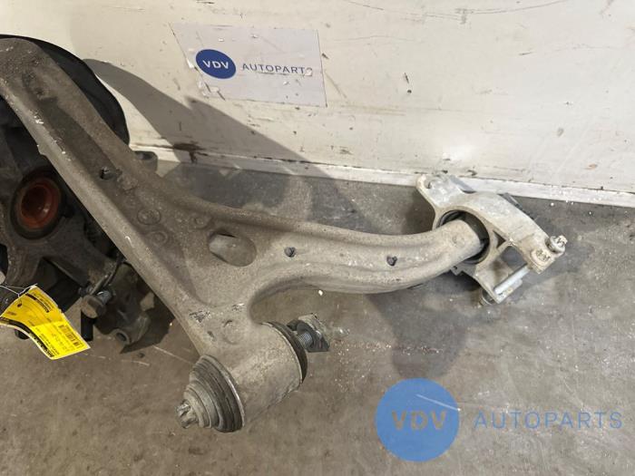 Knuckle, front left Mercedes B-Klasse