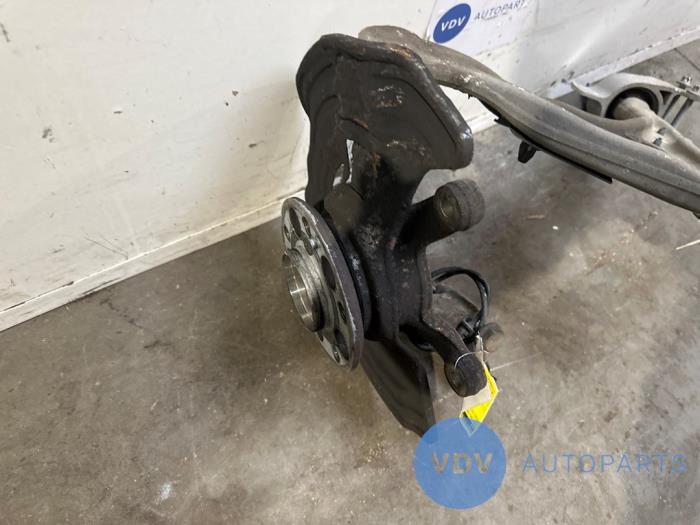 Knuckle, front left Mercedes B-Klasse