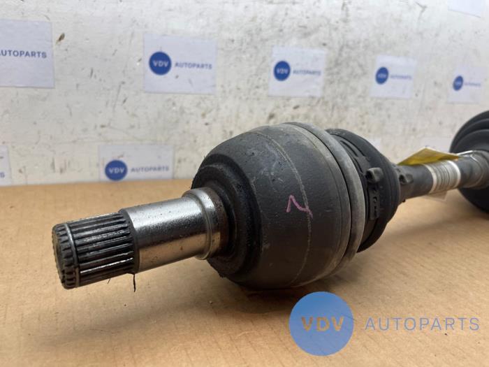 Aandrijfas links-voor Mercedes B-Klasse