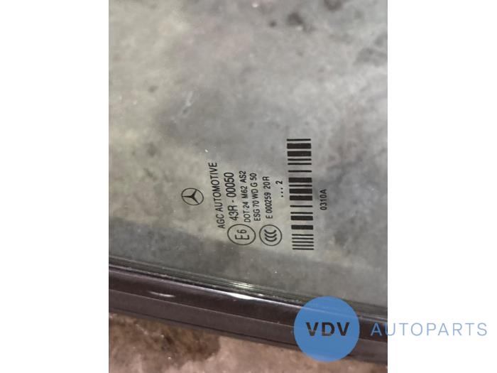Vitre supplémentaire 2portes arrière gauche Mercedes E-Klasse