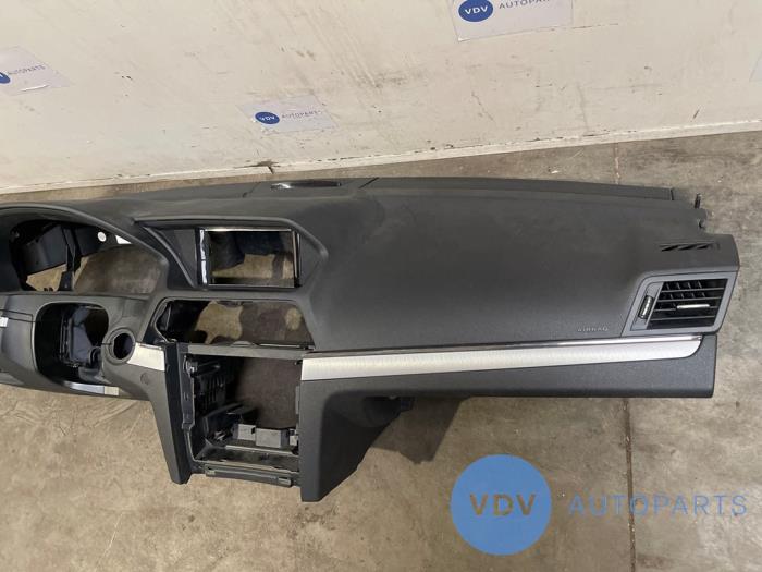 Panel Mercedes E-Klasse