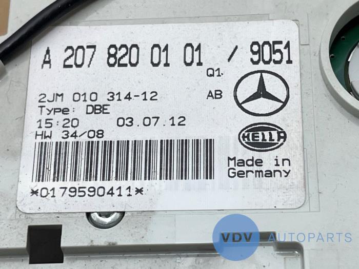 Oswietlenie wewnetrzne przód Mercedes E-Klasse