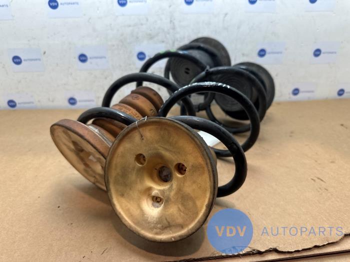 Sprezyna srubowa tyl Mercedes T-Klasse