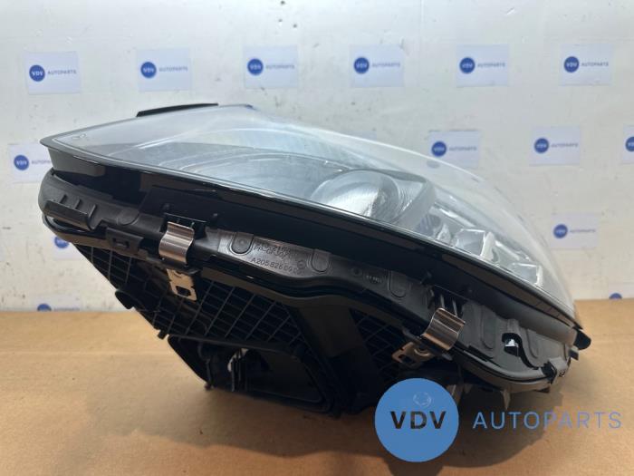 Headlight, left Mercedes C-Klasse
