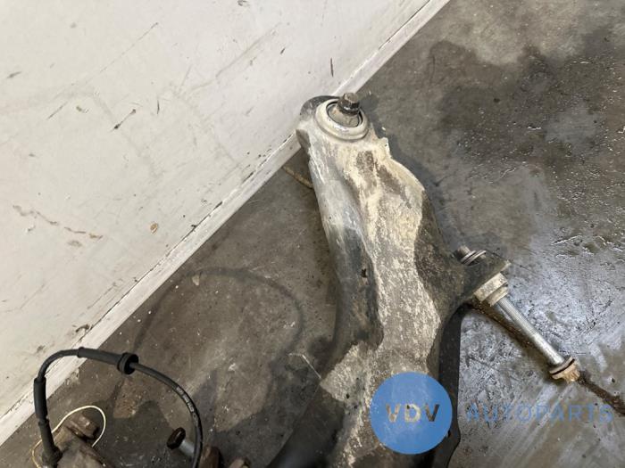 Knuckle, front left Mercedes Citan