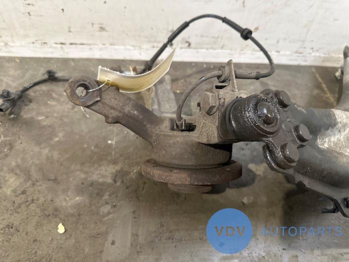 Knuckle, front left Mercedes Citan