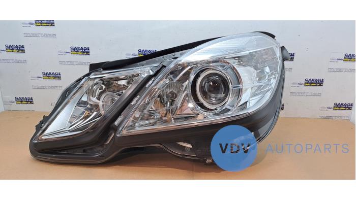 Headlight, left Mercedes E-Klasse