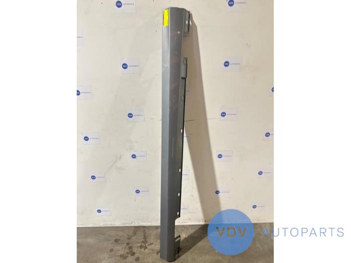 Sill, left Mercedes C-Klasse