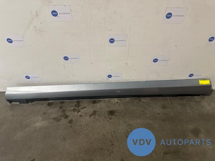 Próg lewy Mercedes C-Klasse