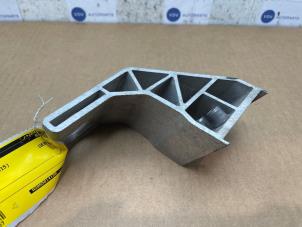 Gebruikte Frontdeel steun Mercedes C (W205) C-180 1.5 EQ Boost Prijs € 18,15 Inclusief btw aangeboden door Autoparts Van De Velde