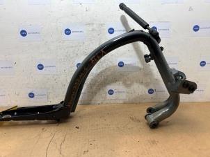 Gebruikte Kofferdeksel Scharnier Mercedes S (222.0/222.1) 3.0 S-350 BlueTEC, S-350d 24V Prijs € 48,40 Inclusief btw aangeboden door Autoparts Van De Velde