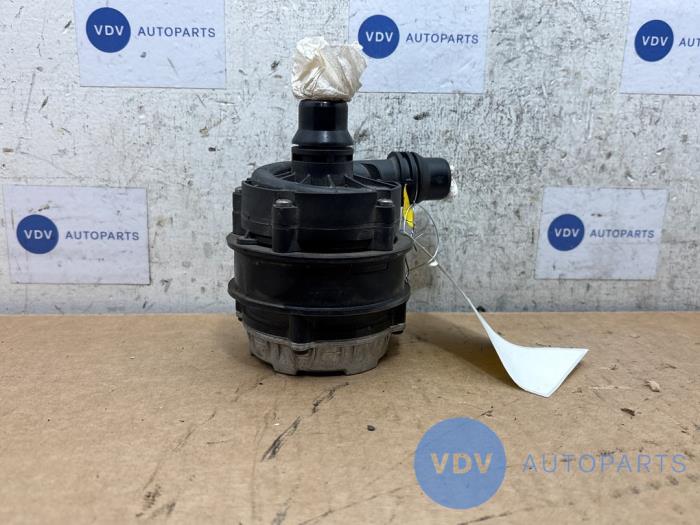 Water pump Mercedes C-Klasse