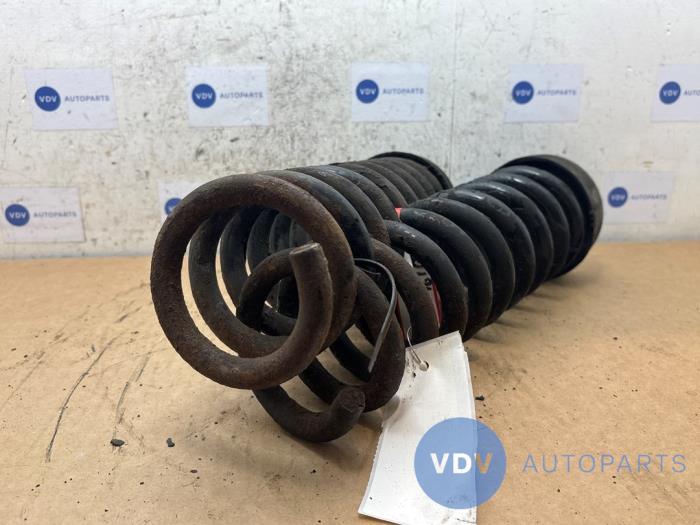 Sprezyna srubowa tyl Mercedes 200 - 500