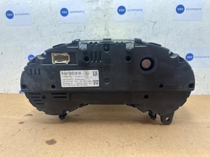 Tacho - Kombiinstrument KM Mercedes Vito
