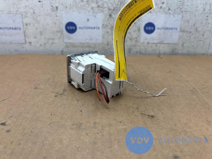 Clock Mercedes E-Klasse