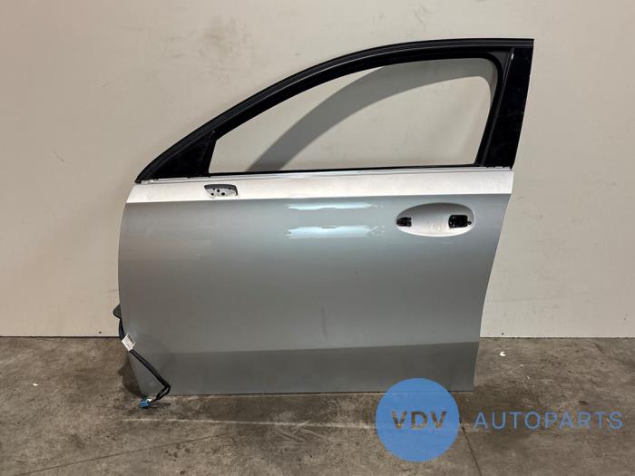 Tür 4-türig links vorne Mercedes A-Klasse