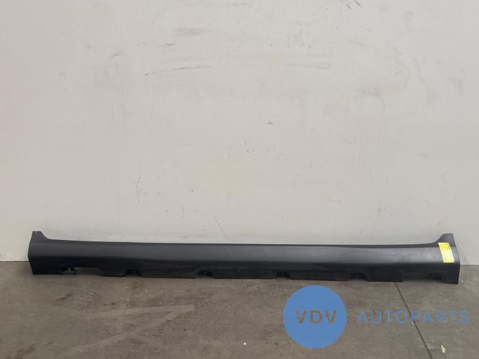 Sill, left Mercedes GLC-Klasse