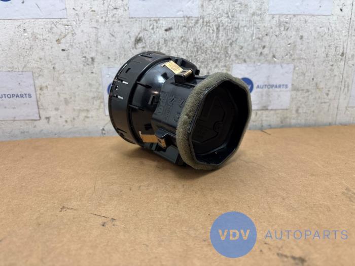 Kratka wentylacyjna deski rozdzielczej Mercedes Vito