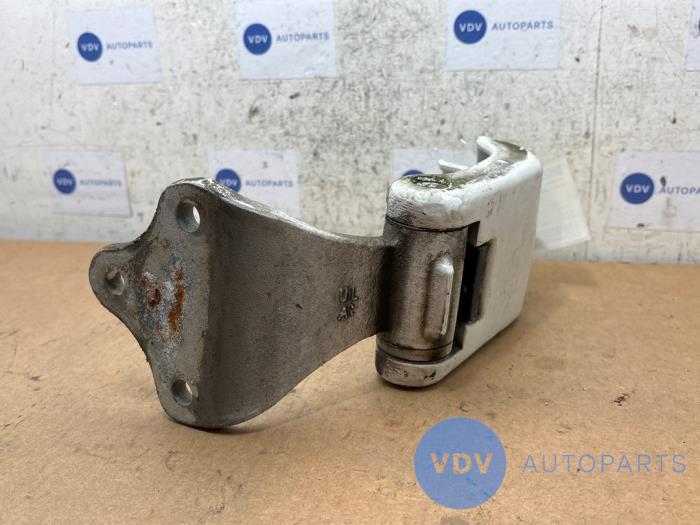 Scharnier deur links-achter Mercedes Vito