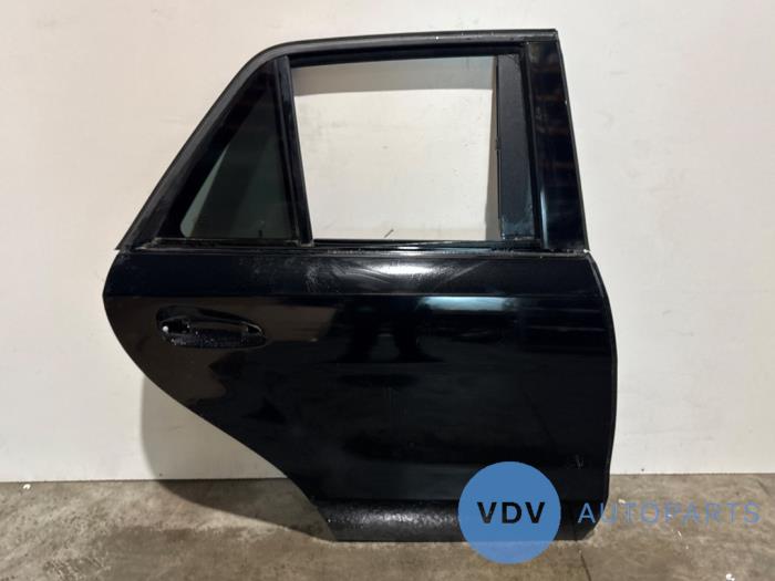 Drzwi prawe tylne wersja 4-drzwiowa Mercedes ML-Klasse