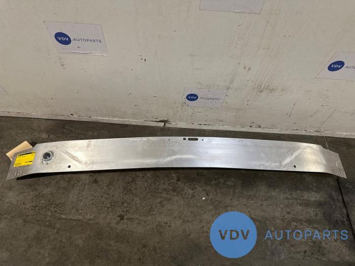 Barre châssis avant Mercedes CLA