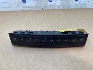 Gebruikte Stoelverwarmings Schakelaar Mercedes E (R207) E-200 2.0 Turbo 16V Prijs € 48,40 Inclusief btw aangeboden door Autoparts Van De Velde