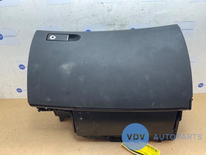Glovebox Mercedes C-Klasse