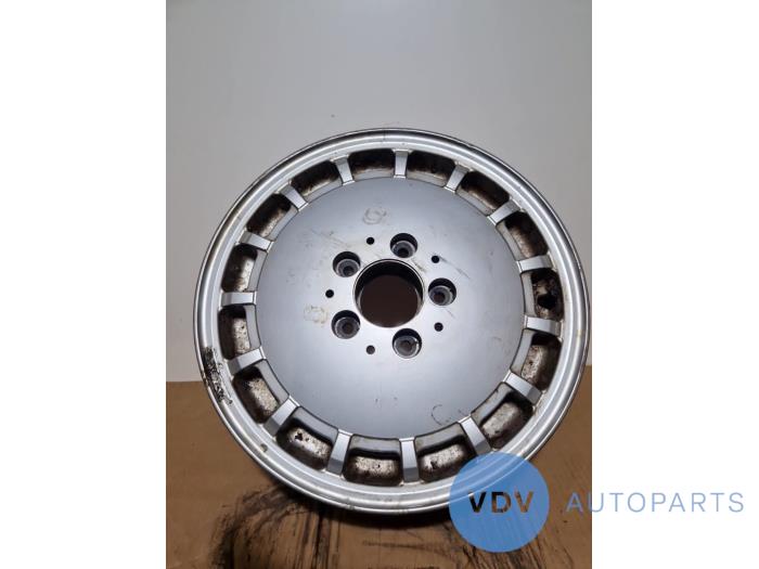 Llanta Mercedes 190E/D