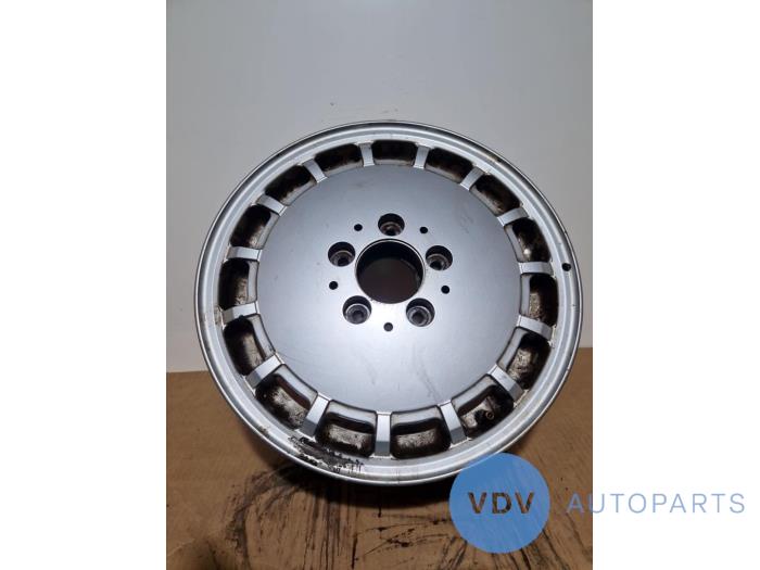 Llanta Mercedes 190E/D