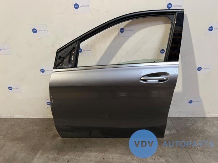 Tür 4-türig links vorne Mercedes B-Klasse