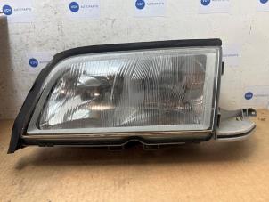 Gebruikte Rechter Koplamp Mercedes E (W124) 2.5 250 D Prijs € 211,75 Inclusief btw aangeboden door Autoparts Van De Velde