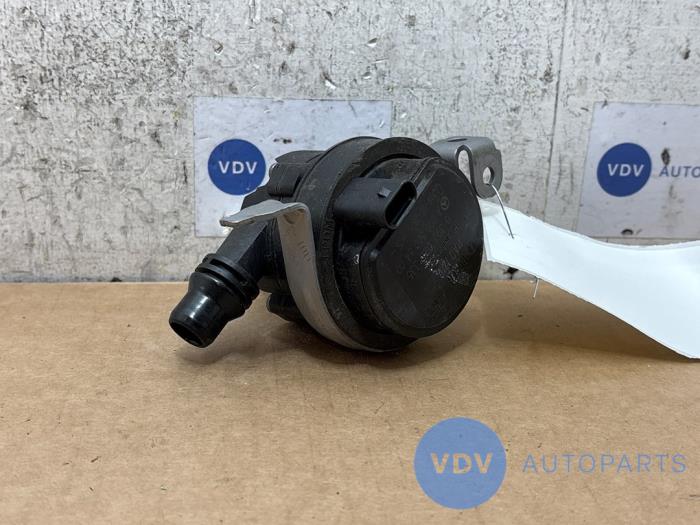 Water pump Mercedes E-Klasse