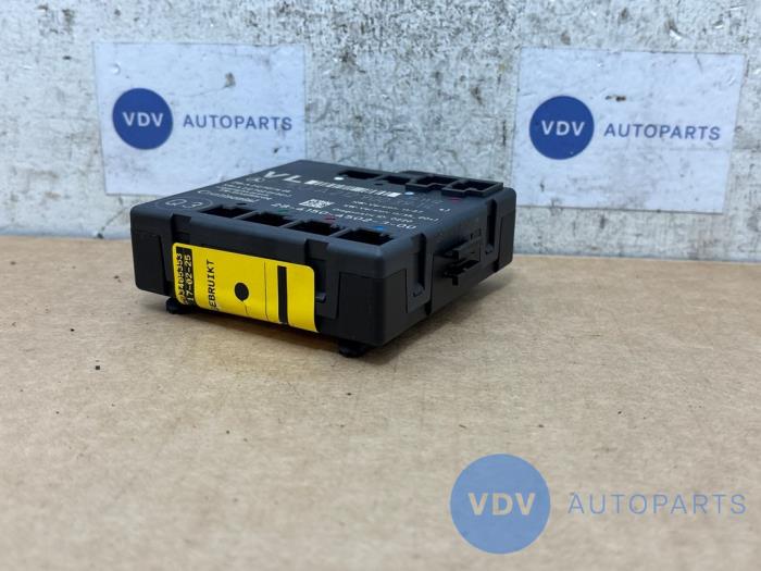 Modul centralnego zamka Mercedes E-Klasse