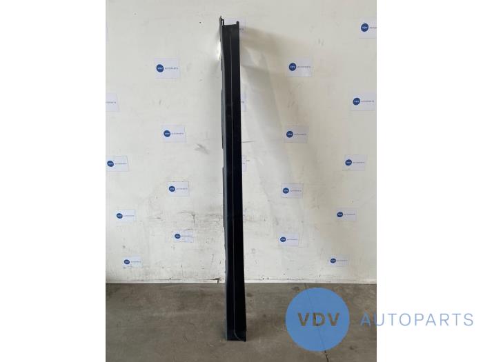 Sill, left Mercedes GLB-Klasse