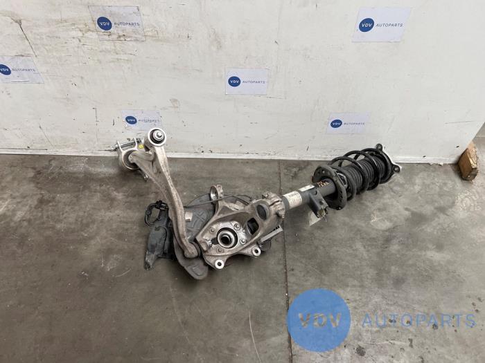 Fusee links-voor Mercedes GLB-Klasse