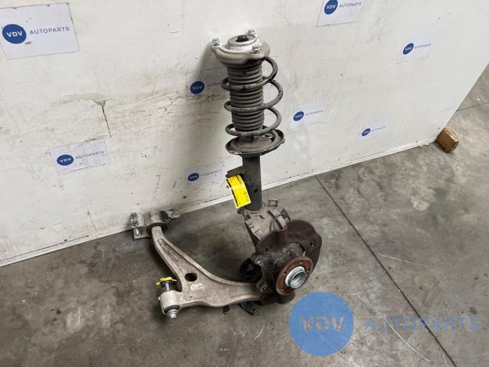 Fusee links-voor Mercedes GLB-Klasse