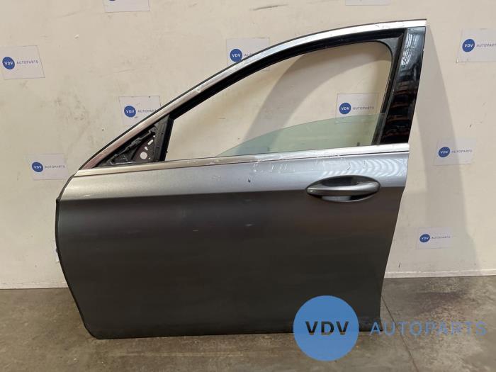 Portier 4Deurs links-voor Mercedes E-Klasse
