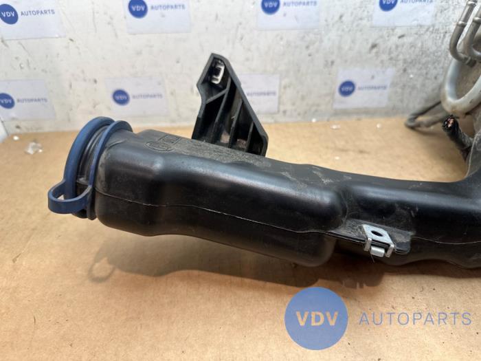 Front windscreen washer reservoir Mercedes E-Klasse