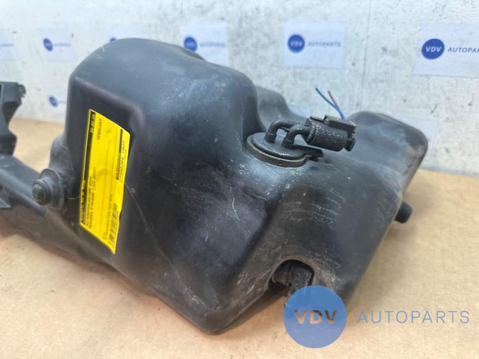 Front windscreen washer reservoir Mercedes E-Klasse