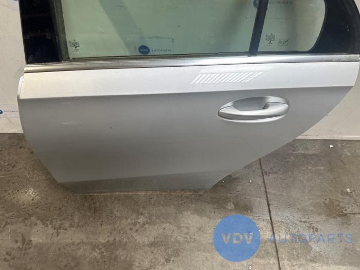 Drzwi lewe tylne wersja 4-drzwiowa Mercedes A-Klasse