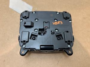 Bediening boordcomputer van een Mercedes-Benz A (177.0) 1.3 A-180 Turbo 16V 2019
