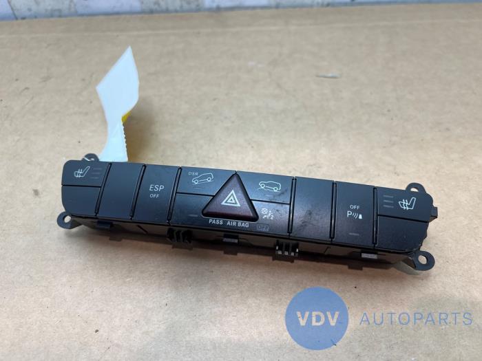 Przelacznik swiatel awaryjnych Mercedes ML-Klasse