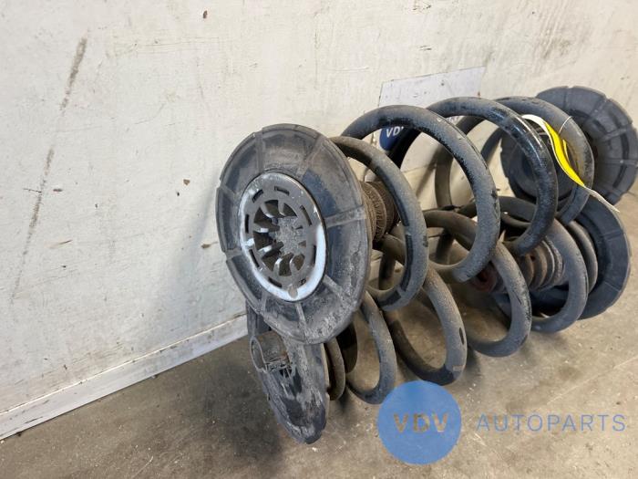 Rear coil spring Mercedes Vito