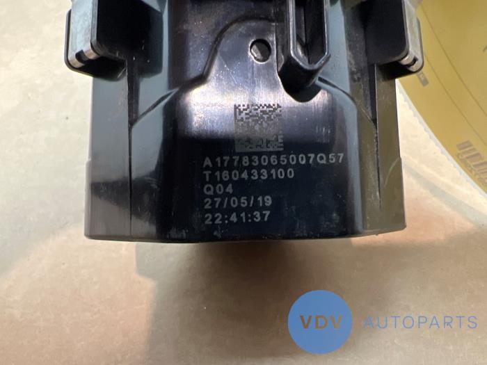 Kratka wentylacyjna deski rozdzielczej Mercedes A-Klasse