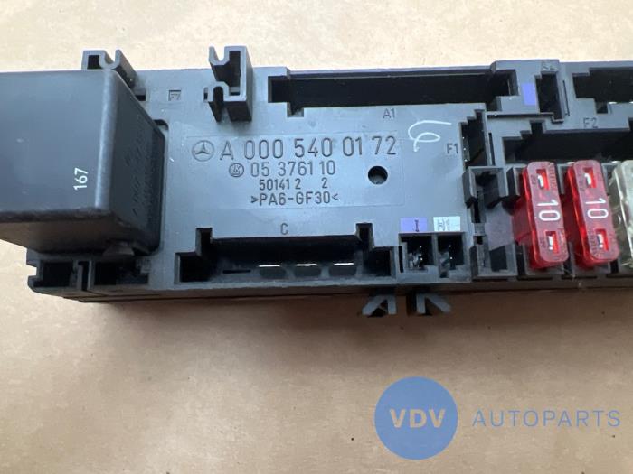 Boîte à fusibles Mercedes E-Klasse