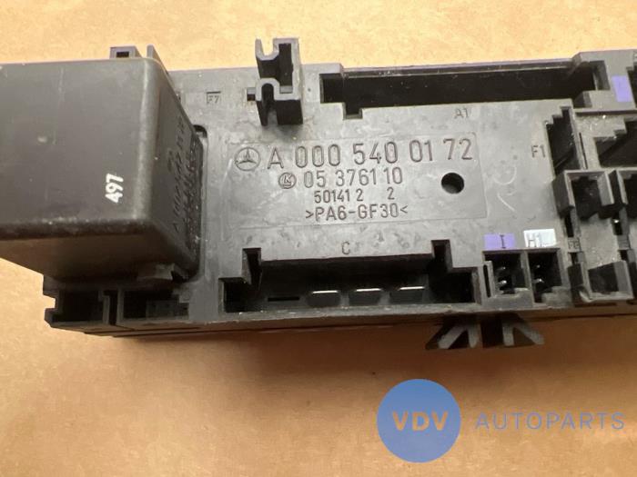 Boîte à fusibles Mercedes E-Klasse