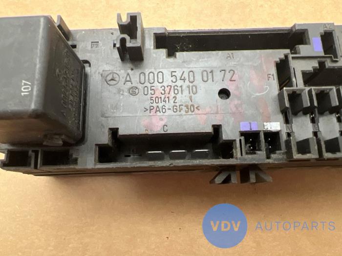 Boîte à fusibles Mercedes E-Klasse